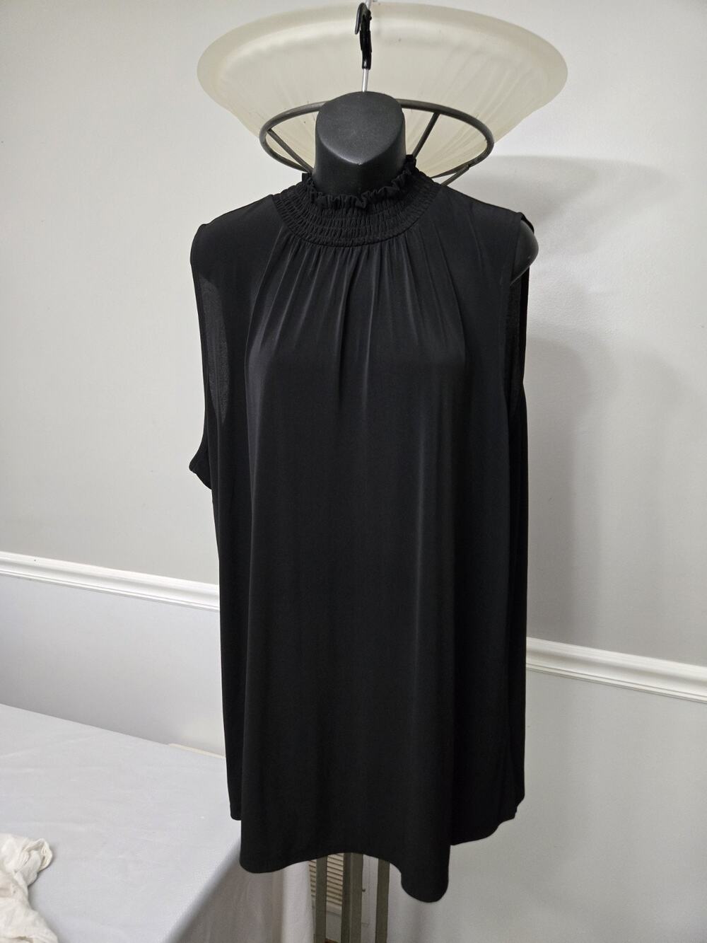 Cato Women’s Plus Black Smocked Mock Neck Sleeveless Blouse Stretch Knit 22/24W
